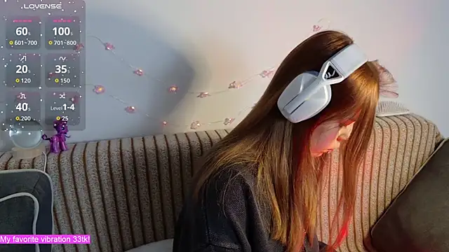 Snapshot of ValBae chatting on November 30, 2025, 9:48 pm ValBae online show from November 30, 2025, 9:48 pm