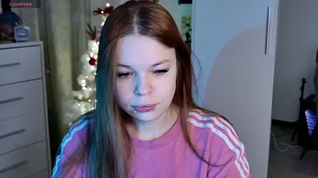 Snapshot of ValBae chatting on February 14, 2026, 9:59 pm ValBae online show from February 14, 2026, 9:59 pm