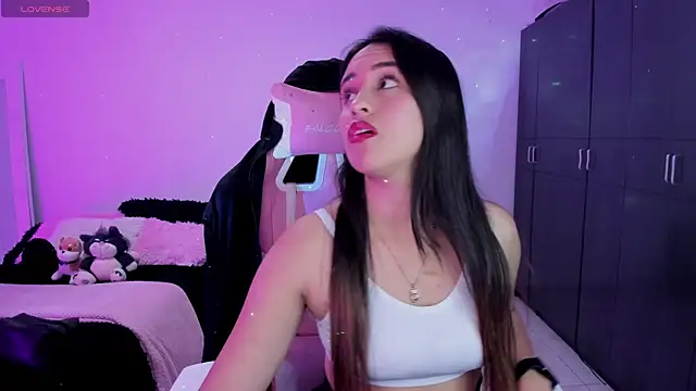 Tinylottie online show from October 8, 2025, 10:21 pm