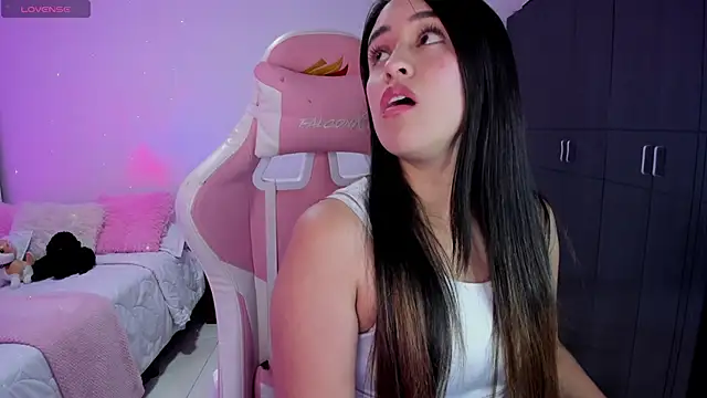 Tinylottie online show from October 18, 2025, 11:07 pm