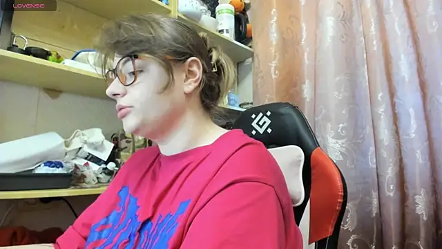 Seductive She Wolf online show from March 19, 2026, 3:23 pm