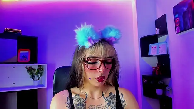 Samantha Smiith online show from July 12, 2026, 4:46 am