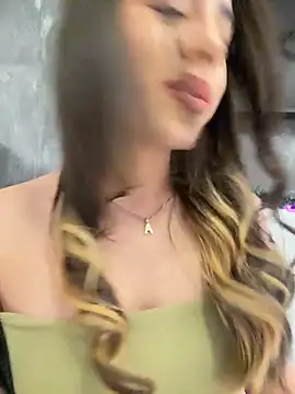 AbyThompson online show from November 15, 2025, 4:05 am