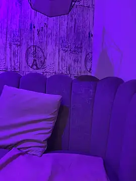 AbyThompson online show from February 4, 2026, 12:11 pm