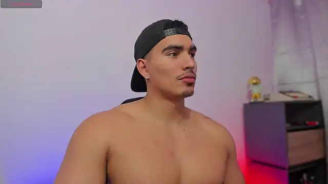 JamesGraay online show from October 28, 2025, 10:58 am