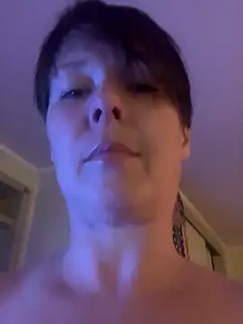 KatieBARBiE98 online show from October 19, 2025, 11:29 pm