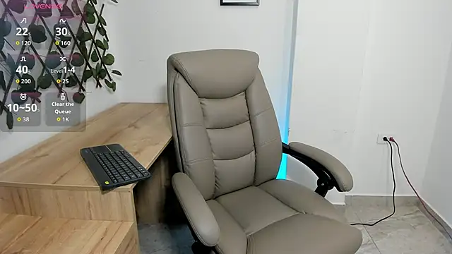 Madeleine  w online show from March 6, 2026, 12:05 am