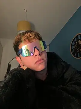 calleaaaa online show from November 21, 2025, 8:57 am