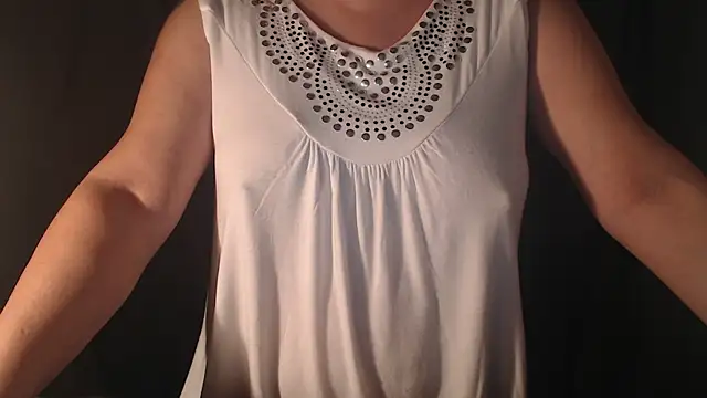 1BECHA1 online show from October 10, 2025, 9:59 pm