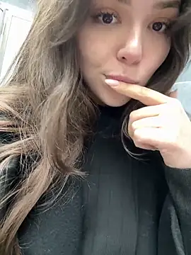 pantyless online show from April 1, 2026, 11:34 pm