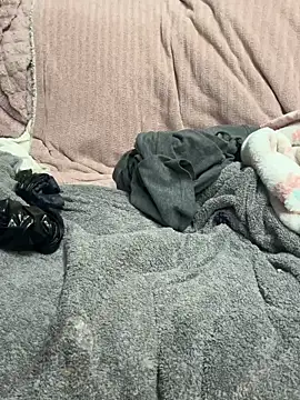 UtopianMisfit1 online show from February 3, 2026, 12:10 am