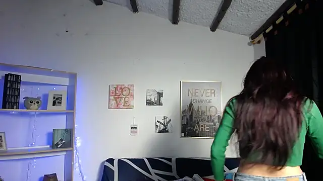 Snapshot of Sian__1 chatting on December 16, 2024, 12:38 pm Sian 1 online show from December 16, 2024, 12:38 pm