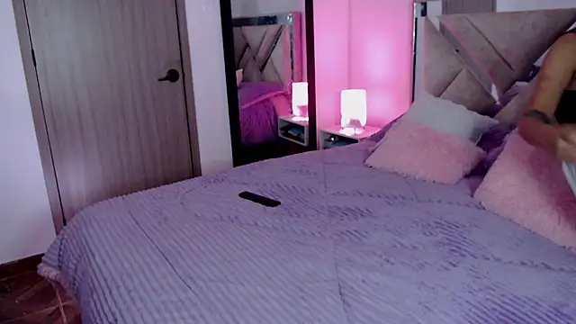 Snapshot of SophiaJoliebm chatting on February 7, 2026, 4:20 am SophiaJoliebm online show from February 7, 2026, 4:20 am