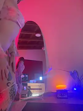 sweeet peach online show from June 18, 2026, 5:39 am