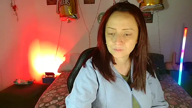 catalinamommyx online show from October 20, 2025, 5:20 am