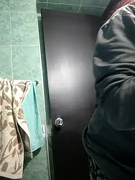 catalinamommyx online show from October 13, 2025, 1:07 am