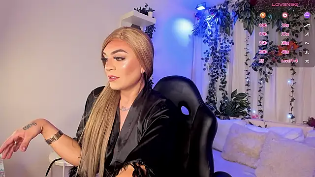 Snapshot of karol_elegance_ chatting on March 18, 2026, 1:24 pm karol elegance online show from March 18, 2026, 1:24 pm