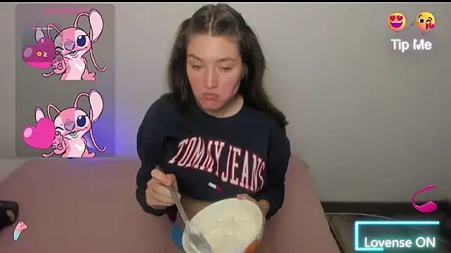 Tesa cute online show from February 27, 2026, 3:18 am