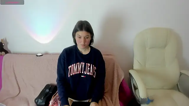 Tesa cute online show from November 11, 2025, 1:22 am