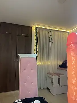 lina pink online show from February 26, 2026, 3:06 am