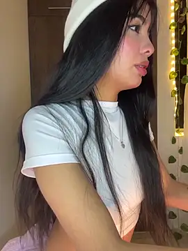 lina pink online show from February 1, 2026, 5:06 am