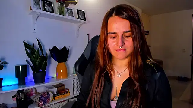 evy orange1 online show from April 8, 2026, 12:12 am