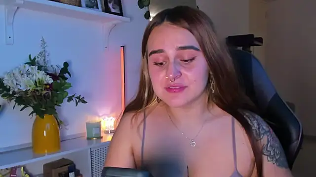 Snapshot of evy_orange1 chatting on March 1, 2026, 1:16 am evy orange1 online show from March 1, 2026, 1:16 am