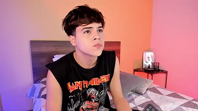 justinbiler online show from February 14, 2025, 12:36 pm