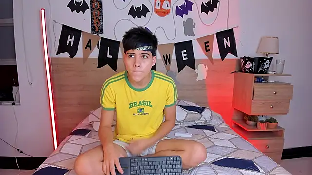 justinbiler online show from October 25, 2025, 1:01 pm