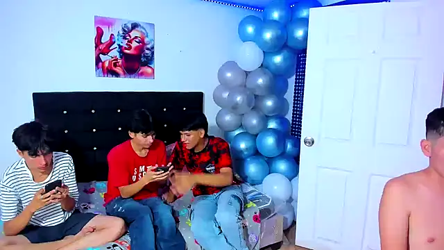Snapshot of Alexander_and_Xiao chatting on March 10, 2025, 9:07 pm Alexander and Xiao online show from March 10, 2025, 9:07 pm
