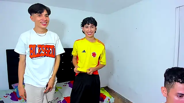 Snapshot of Alexander_and_Xiao chatting on February 27, 2025, 4:13 am Alexander and Xiao online show from February 27, 2025, 4:13 am