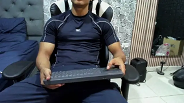 chriss jones1 online show from May 15, 2026, 12:19 am