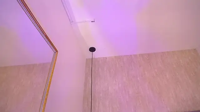 Roxie-Summers11 online show from April 2, 2026, 2:57 pm