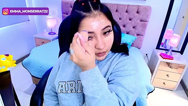 Emma monserrat online show from December 5, 2025, 4:49 pm