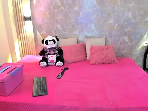 Snapshot of estephany_queen chatting on September 12, 2025, 8:30 pm estephany queen online show from September 12, 2025, 8:30 pm