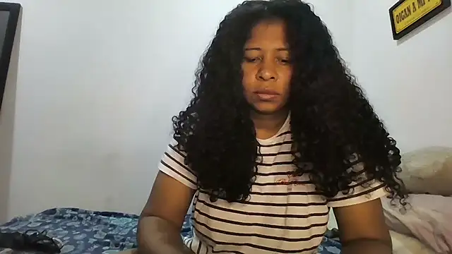 Snapshot of Ivon-09 chatting on November 28, 2025, 10:26 am Ivon-09 online show from November 28, 2025, 10:26 am