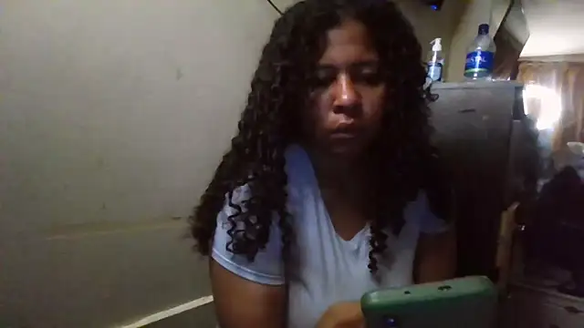 Snapshot of Ivon-09 chatting on November 9, 2025, 11:03 am Ivon-09 online show from November 9, 2025, 11:03 am