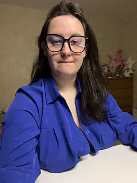 hungry1bunny online show from February 3, 2025, 5:24 pm