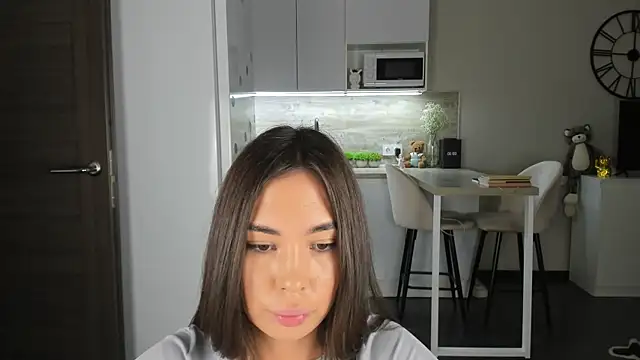 nilliluv online show from November 2, 2025, 9:31 pm