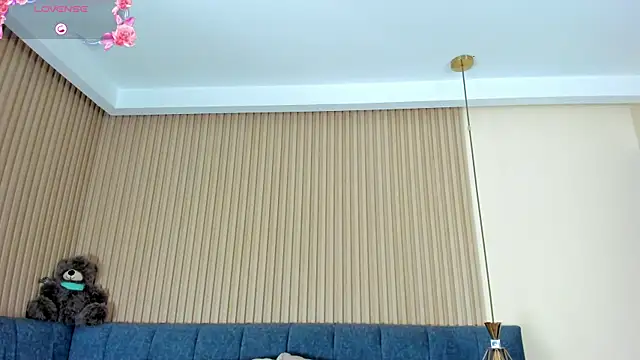 kathecute   online show from April 14, 2026, 1:43 am