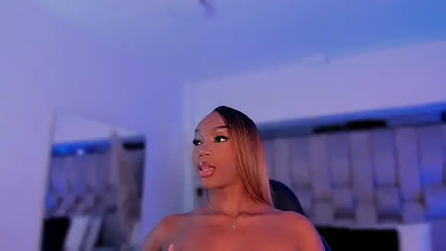 ChaynnaCooper online show from October 16, 2025, 4:32 am