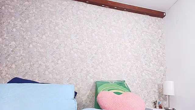 nicol f online show from November 13, 2025, 3:21 am