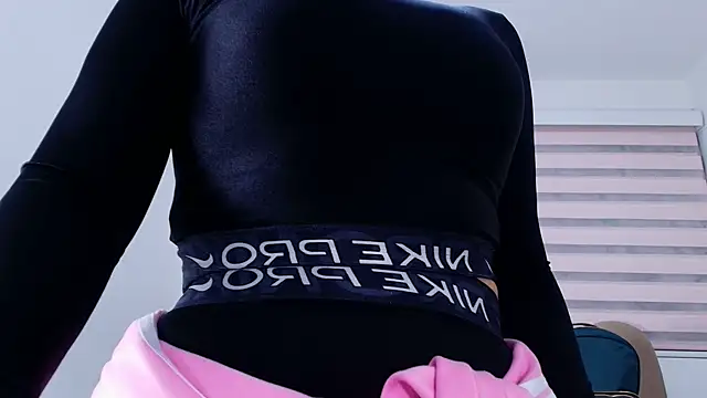 nicol f online show from January 10, 2026, 3:02 am