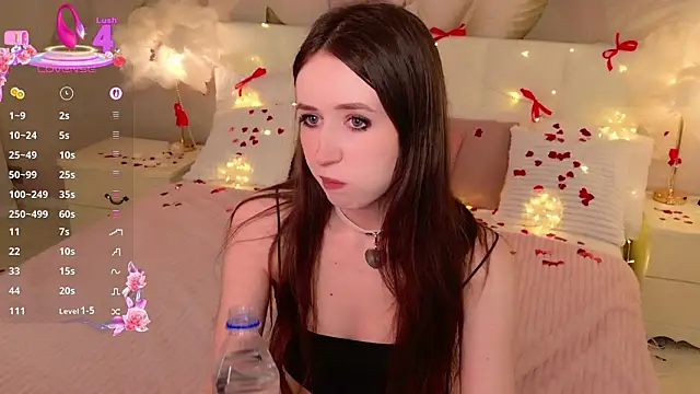 Snapshot of AliceLiddelle chatting on February 12, 2026, 1:11 pm AliceLiddelle online show from February 12, 2026, 1:11 pm