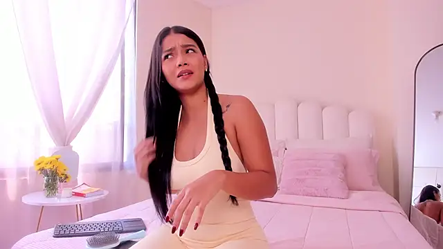 evely coelloo online show from September 25, 2025, 6:03 pm