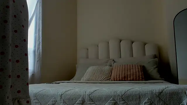 evely coelloo online show from November 14, 2025, 4:32 pm