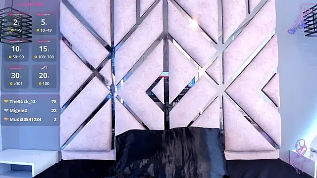 SalomeHills online show from March 5, 2025, 4:46 pm