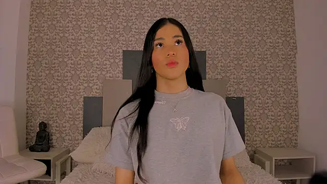 Isa Little Star online show from October 19, 2025, 1:14 pm