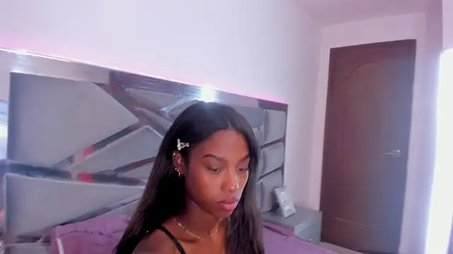 ebonymore06 online show from January 21, 2025, 8:21 pm