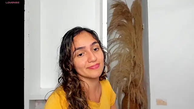 misshiccups online show from December 19, 2024, 4:02 am